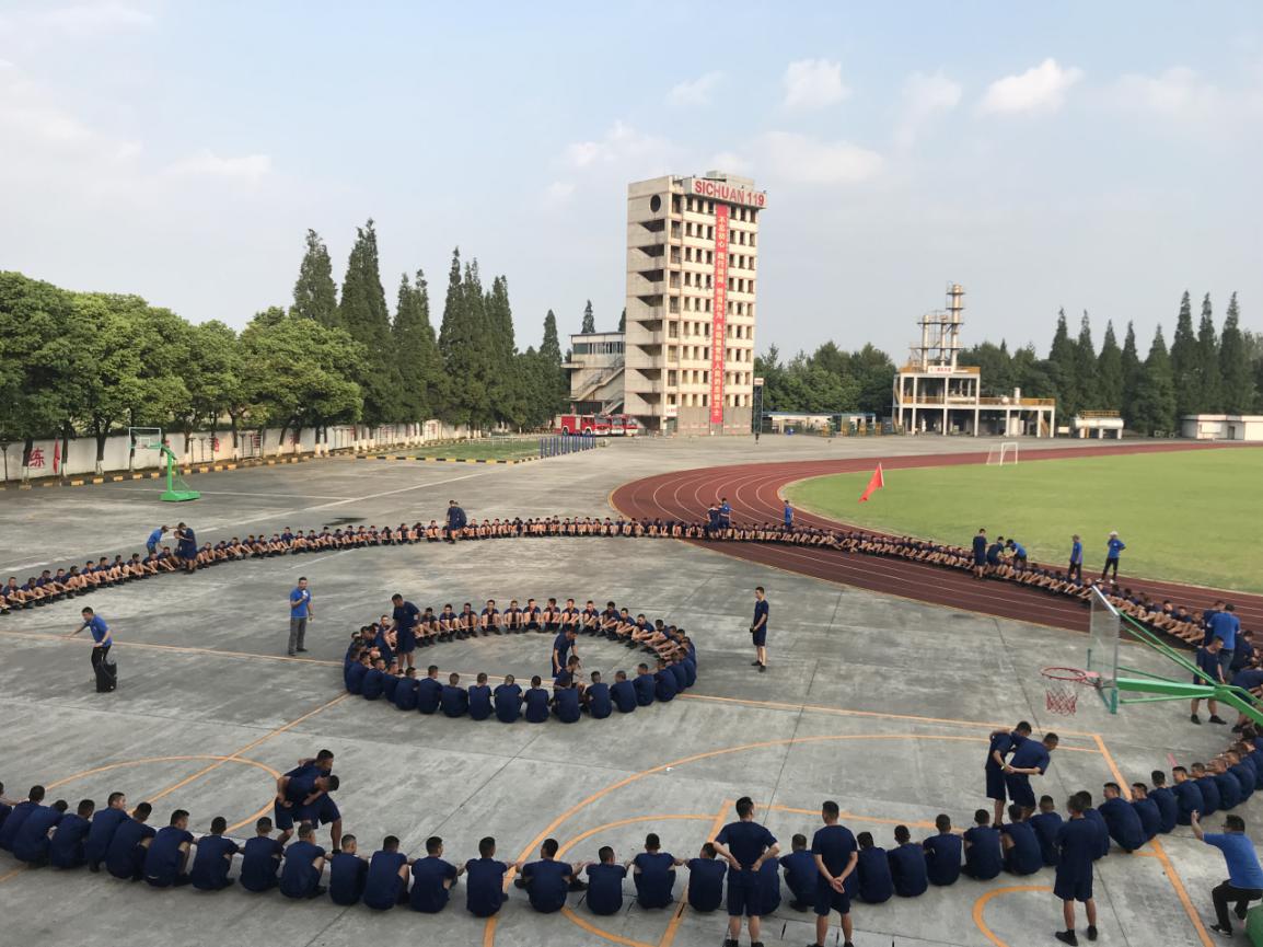 “青春正当时 最美火焰蓝”——成都支队心理服务中心走进新入职消防集训大队