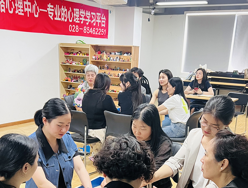 学习心理沙盘游戏，就选四川盟略心理学习中心